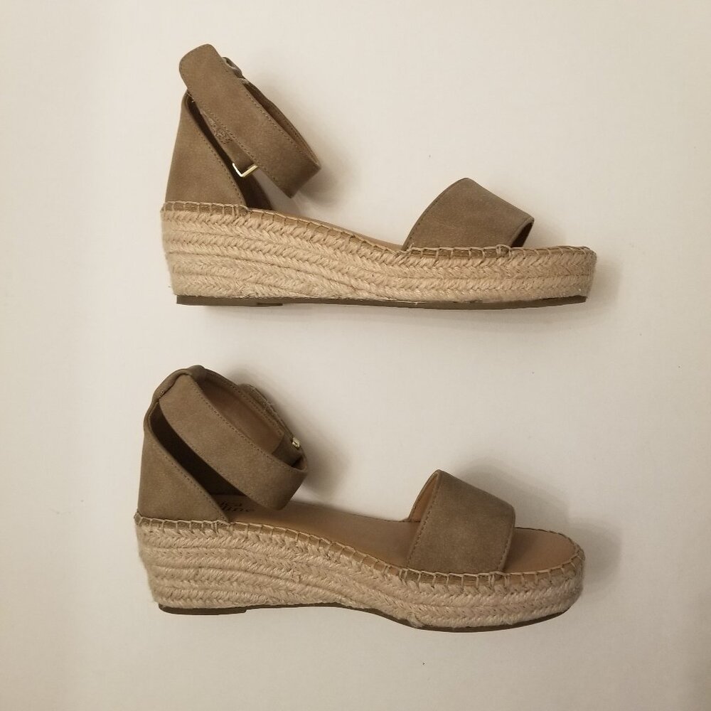 Jessica Cline Taupe Espadrille Wedge Sandal size 8